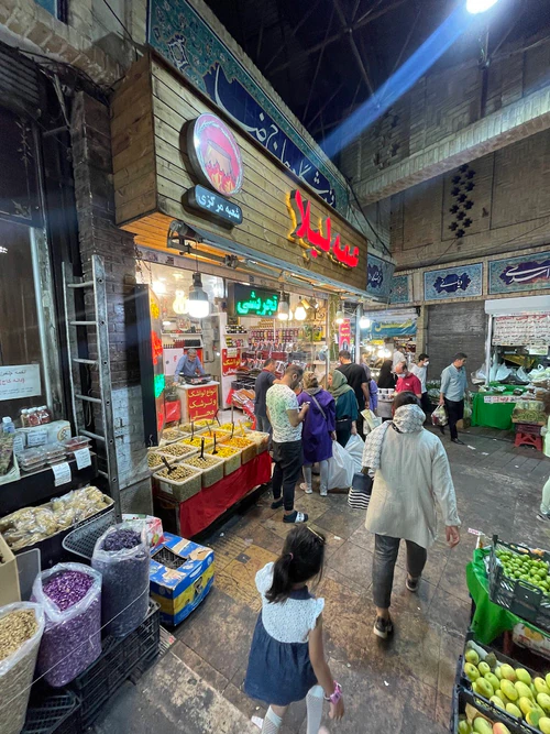 بازار تاجريش التقليدي in طهران — سوق