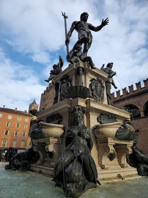 Neptunusbeeld in Bologna — Historische plek