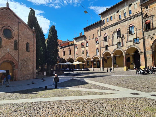 Piazza Santo Stefano in Bologna — Religieuze plek