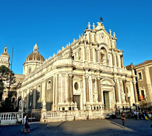Basilica Cattedrale di Sant'Agata in কাটানিয়া — ধর্মীয় স্থান