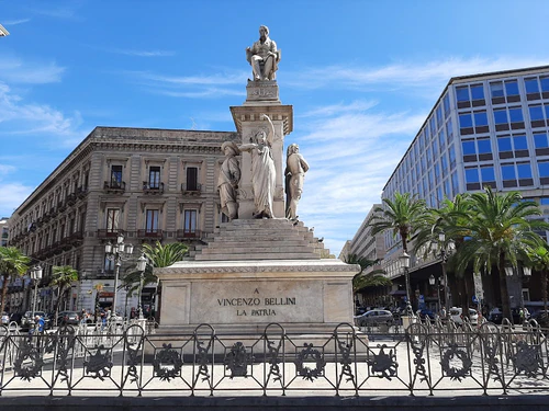 Piazza Stesicoro in কাটানিয়া — ঐতিহাসিক স্থান