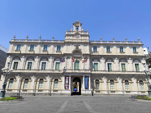 Piazza Università in কাটানিয়া — ঐতিহাসিক স্থান
