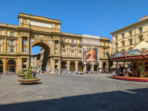 Piazza della Repubblica, rated 4.6/5