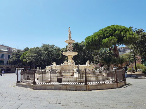Orion fountain, rated 4.4/5