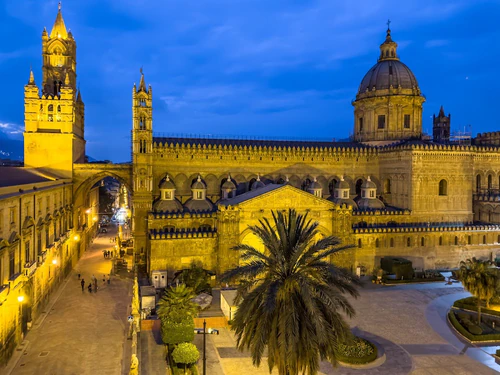 Palermo Cathedral in প্যালার্মো — ধর্মীয় স্থান
