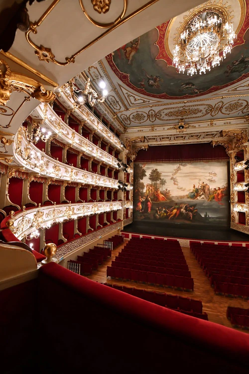 Teatro Regio — Divadlo, rated 4.7/5