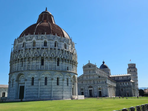 Cattedrale di Pisa in পিসা — ধর্মীয় স্থান