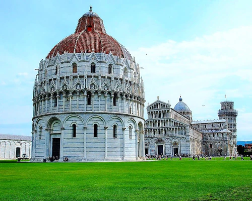 Piazza del Duomo in পিসা — বাজার