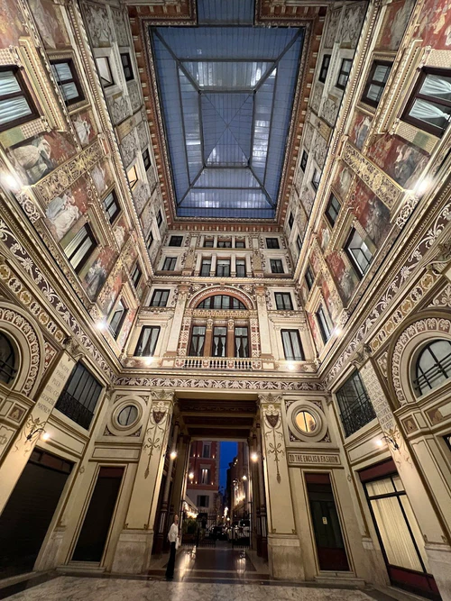 Galleria Sciarra, rated 4.6/5