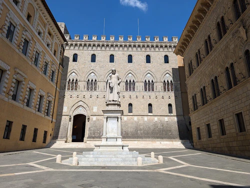 Palazzo Salimbeni — Tarixi abidə, rated 4.6/5