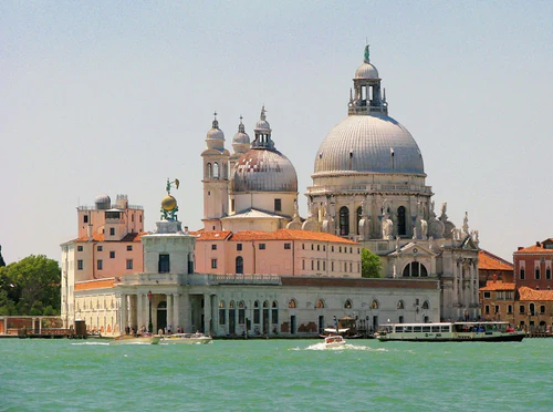 Basilica Santa Maria della Salute — ধর্মীয় স্থান, rated 4.7/5