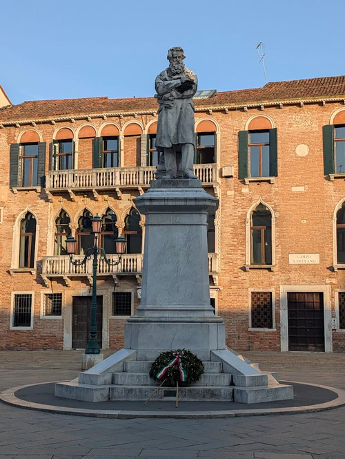 Campo Santo Stefano, rated 4.4/5