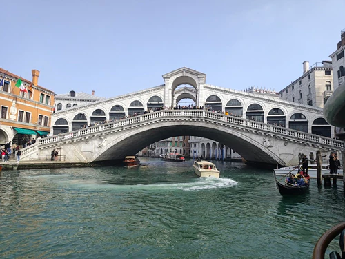 Ponte di Rialto — ল্যান্ডমার্ক, rated 4.7/5