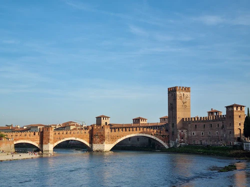 Castelvecchio Bridge in ভেরোনা — ল্যান্ডমার্ক