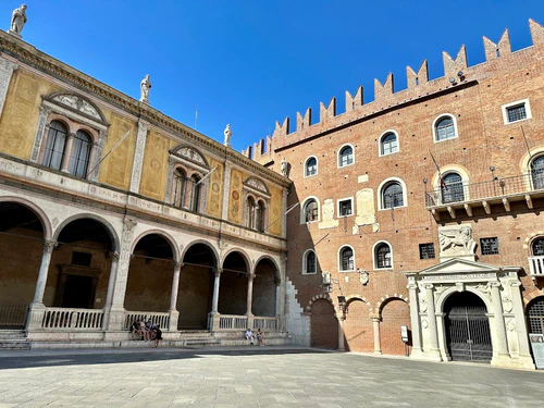 Piazza dei Signori — Tarixi abidə, rated 4.7/5