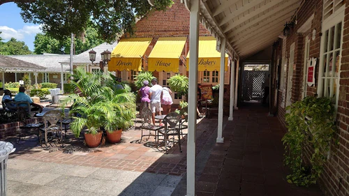 Devon House Bakery in Kingston — Markt