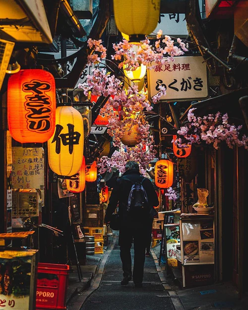 Omoide Yokocho Memory Lane — Marknad, rated 4.2/5