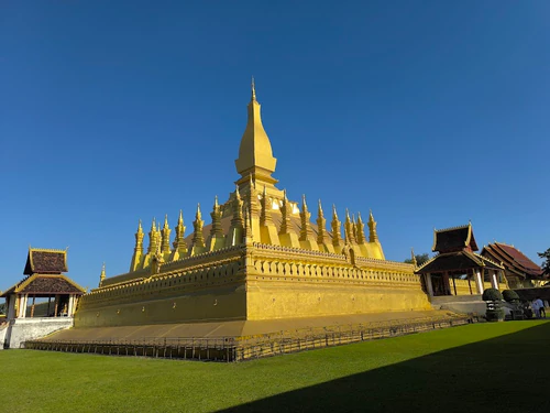 ف-ha That Luang فيينتيان in فيينتيان — موقع ديني