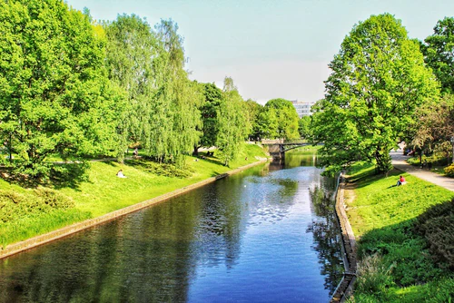 Park Bastejkalna in Riga — Park