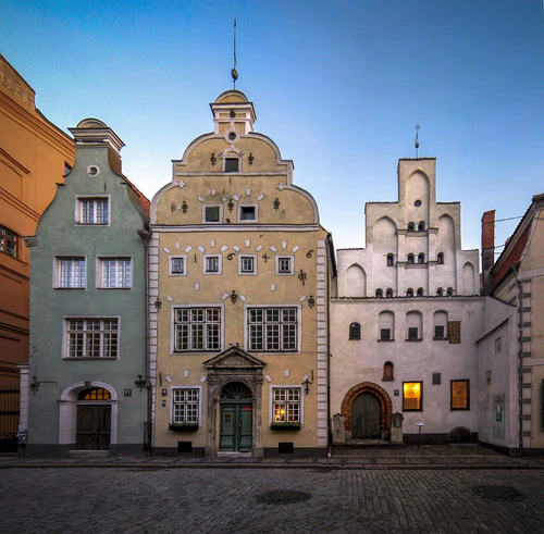 Tri brata, Letonski muzej arhitekture in Riga
