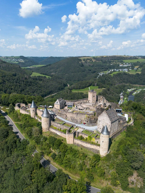 Château de Bourscheid in Luxembourg — Castle