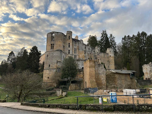 Srednjovjekovni dvorac Beaufort in Luxembourg — Povijesno mjesto