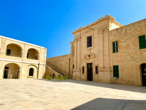 Fort St Elmo i Nacionalni ratni muzej in Valletta — Muzej