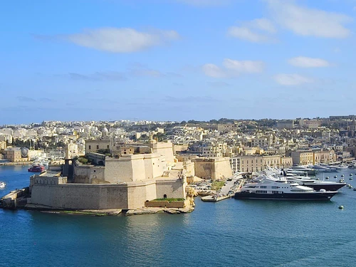 Topnička baterija (Saluting Battery) in Valletta — Povijesno mjesto