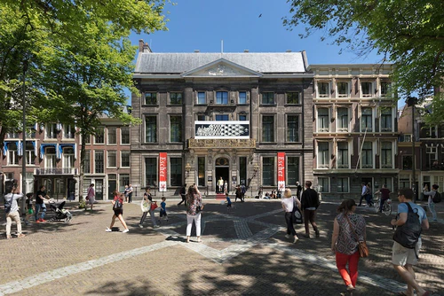 Escher u palači in The Hague — Muzej