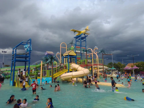 Parque Acuáticox in Managua — Theme park