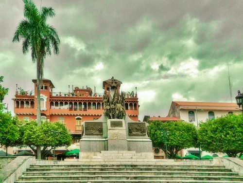Plaza Simón Bolívar in Panama-Stad — Park