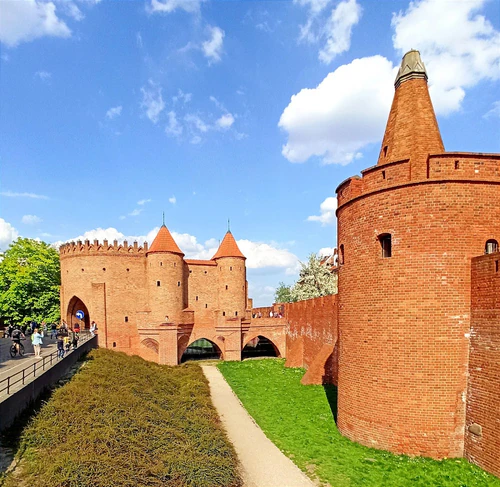 Varšavski barbikan in Varšava — Povijesno mjesto