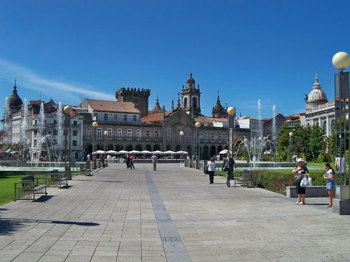 Park Avenida Central — Park, rated 4.7/5
