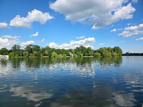 Park Herăstrău in Bukurešt — Park