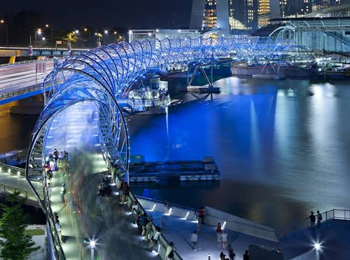 The Helix Bridge — Maamerkki, rated 4.7/5