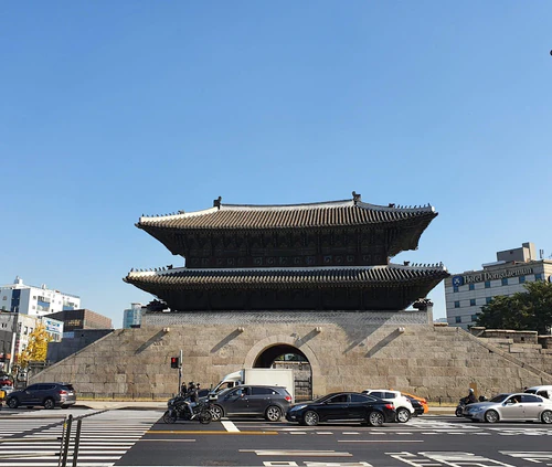 Heunginjimun Poort (Dongdaemun) in Seoul — Historische plek