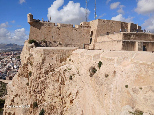 কাস্টिल्लो ডে সান্তা বারবারা in Alicante — Castle