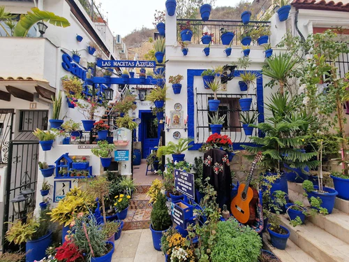 La casita de las macetas azules, rated 4.7/5