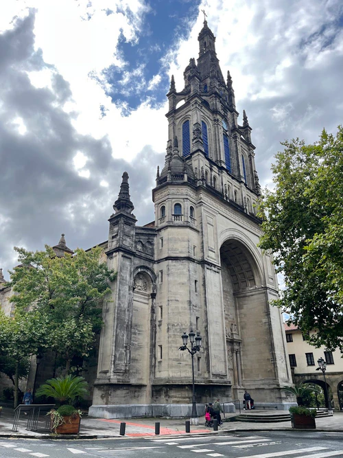 বেগোন্যাকো বাসিলিকা in Bilbao — ধর্মীয় স্থান