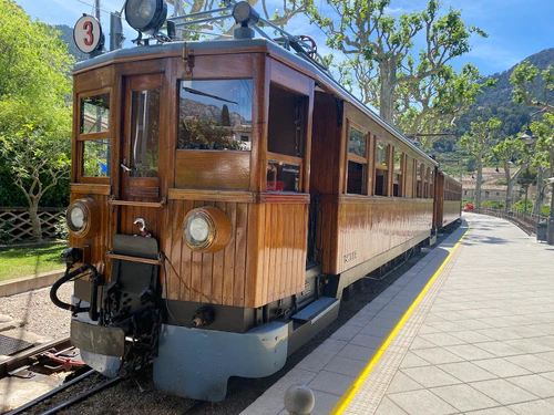 Train Sóller Station (Palma de Mallorca) in Palma de Mallorca — Transit Hub