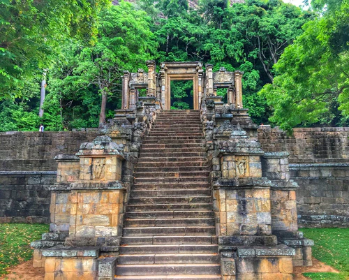 Forte di Roccia Yapahuwa in Sri Jayawardenepura Kotte — Sito storico