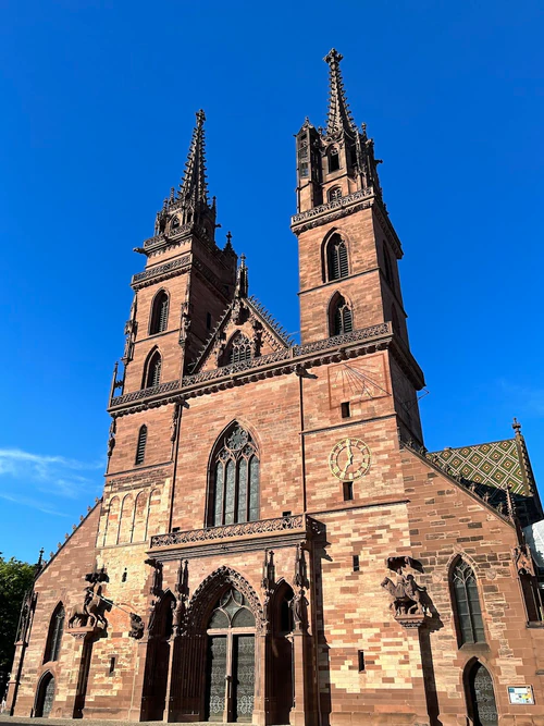 Baselska katedrala in Basel — Religijsko mjesto