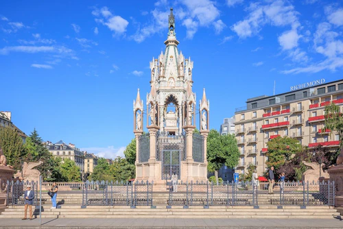 Brunswick Monument in Geneva — Spomenik