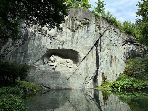 Spomenik lava in Lucerne — Povijesno mjesto