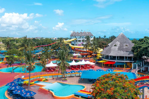 Kunduchi Wet "N" Wild Water Park in Dar es-Salaam — Attractiepark