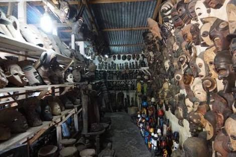 MWENGE HOUTSNIJMARKT in Dar es-Salaam — Museum