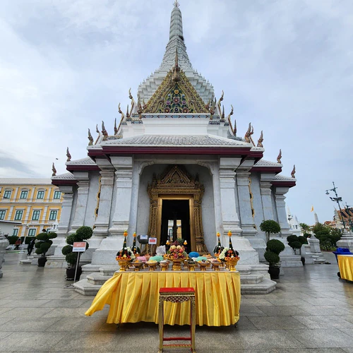 Bangkok City Pillar Shrine in Bangkok — Religieuze plek