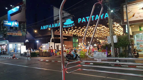 Pattaya Night Bazaar in Pattaya — বাজার