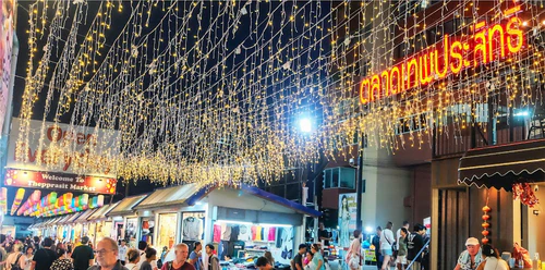 Thepprasit Night Market in Pattaya — বাজার