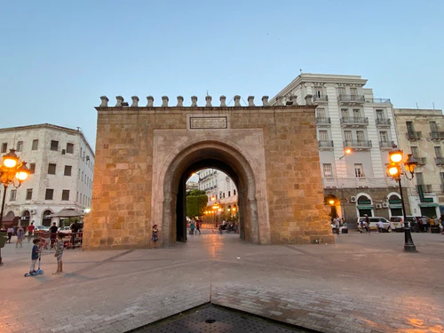 Bab al-Bhar Medina in Tunis — Historické místo